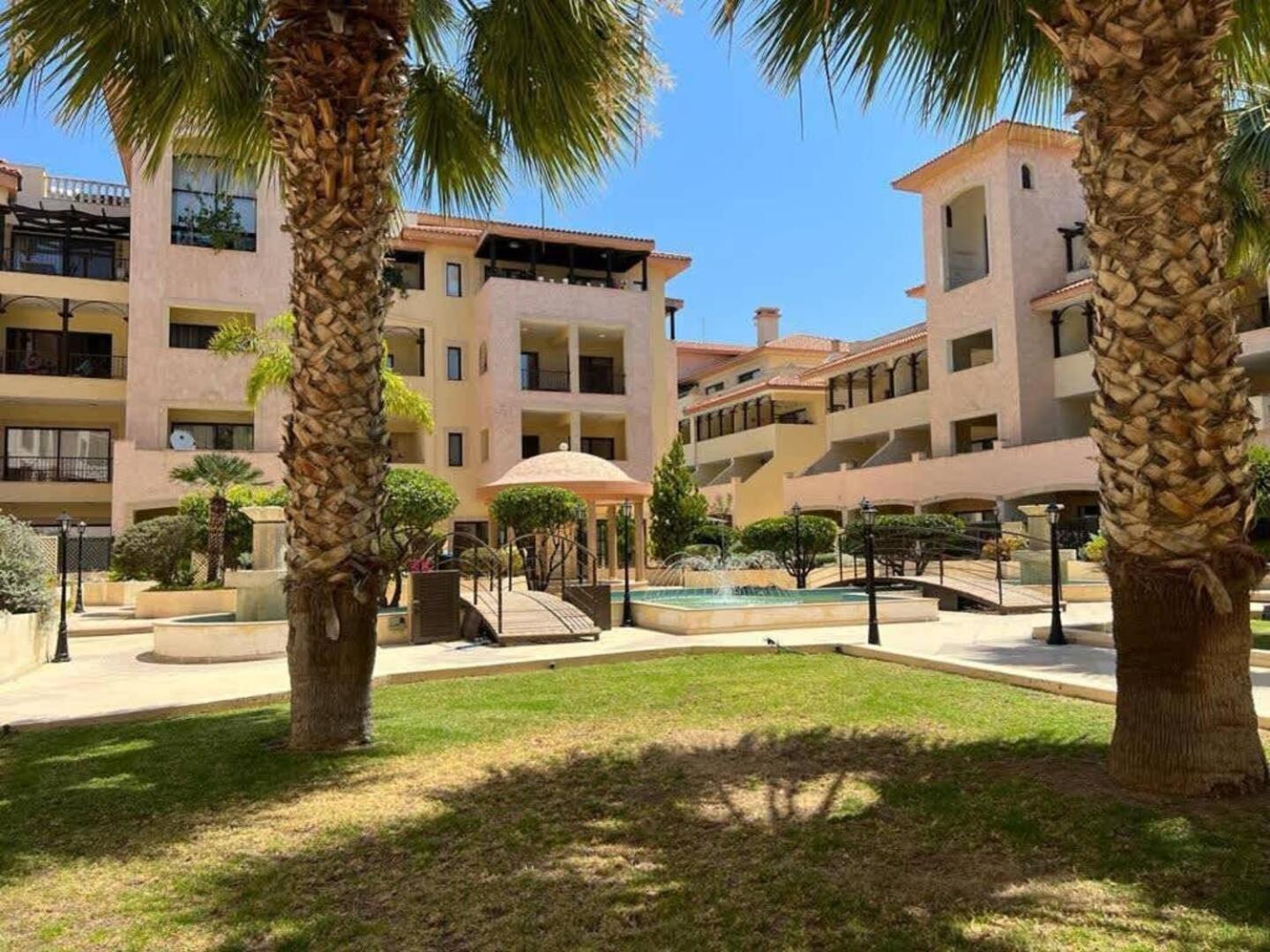 Queens Gardens Paradise Vip, Pool, Mall, Sea Paphos Eksteriør billede