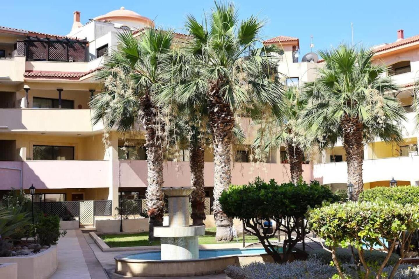 Queens Gardens Paradise Vip, Pool, Mall, Sea Paphos Eksteriør billede